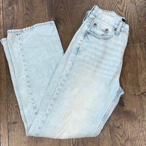 Aeropostale Mid Rise Baggy Light Wash Women’s Jeans. 2 Short